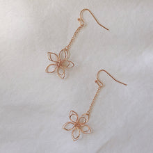 Load image into Gallery viewer, Floral Layered