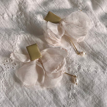 Load image into Gallery viewer, Magnolia Petal Dance