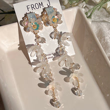 Load image into Gallery viewer, Flower Opera Drop