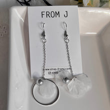 Load image into Gallery viewer, Ocean Petal Earrings