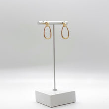 Load image into Gallery viewer, Two gold hoops