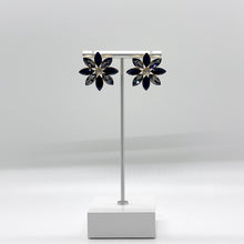 Load image into Gallery viewer, Midnight flowers