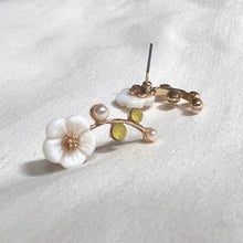 Load image into Gallery viewer, Spring Daisy