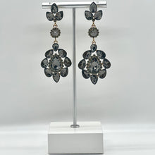 Load image into Gallery viewer, Chandelier