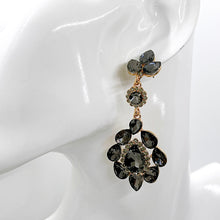 Load image into Gallery viewer, Chandelier