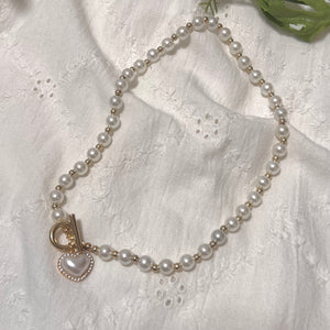 Lovely Pearl Pendant Necklace