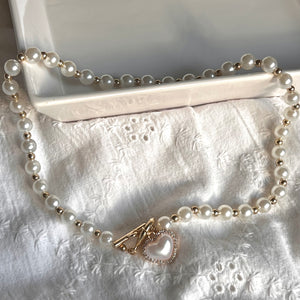 Lovely Pearl Pendant Necklace
