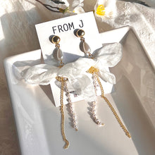 Load image into Gallery viewer, Winged Pearl Cascade Earrings
