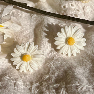 White English Daisy Earrings