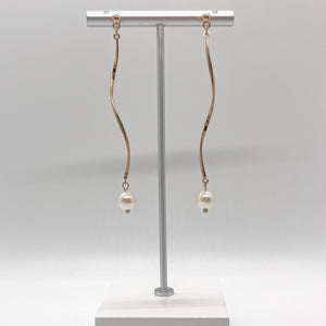 Wavy Pearl Earrings