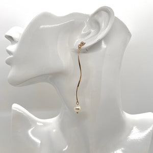 Wavy Pearl Earrings