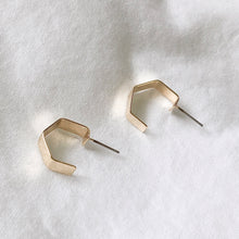 Load image into Gallery viewer, Penta-C gold earrings
